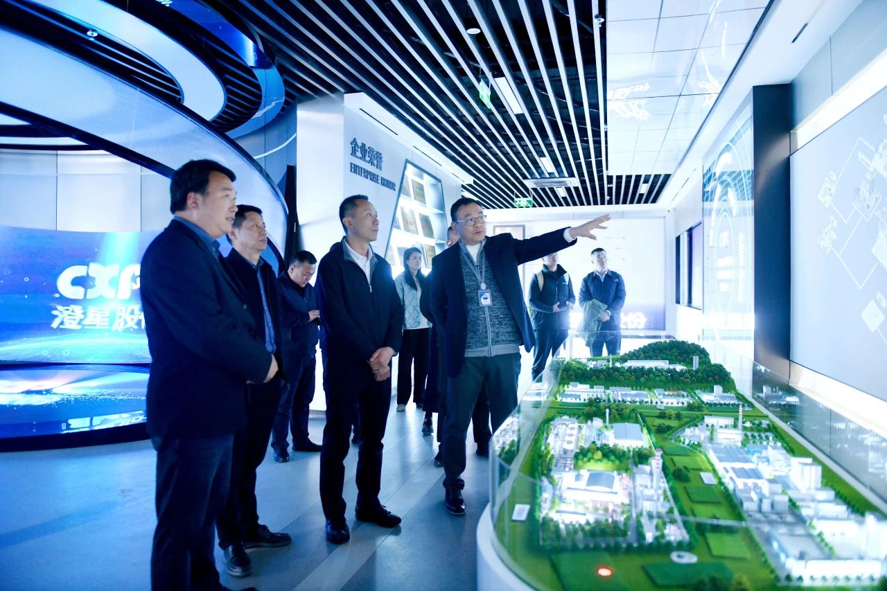 曲靖市会泽县王正宇县长一行到访利来w66股份